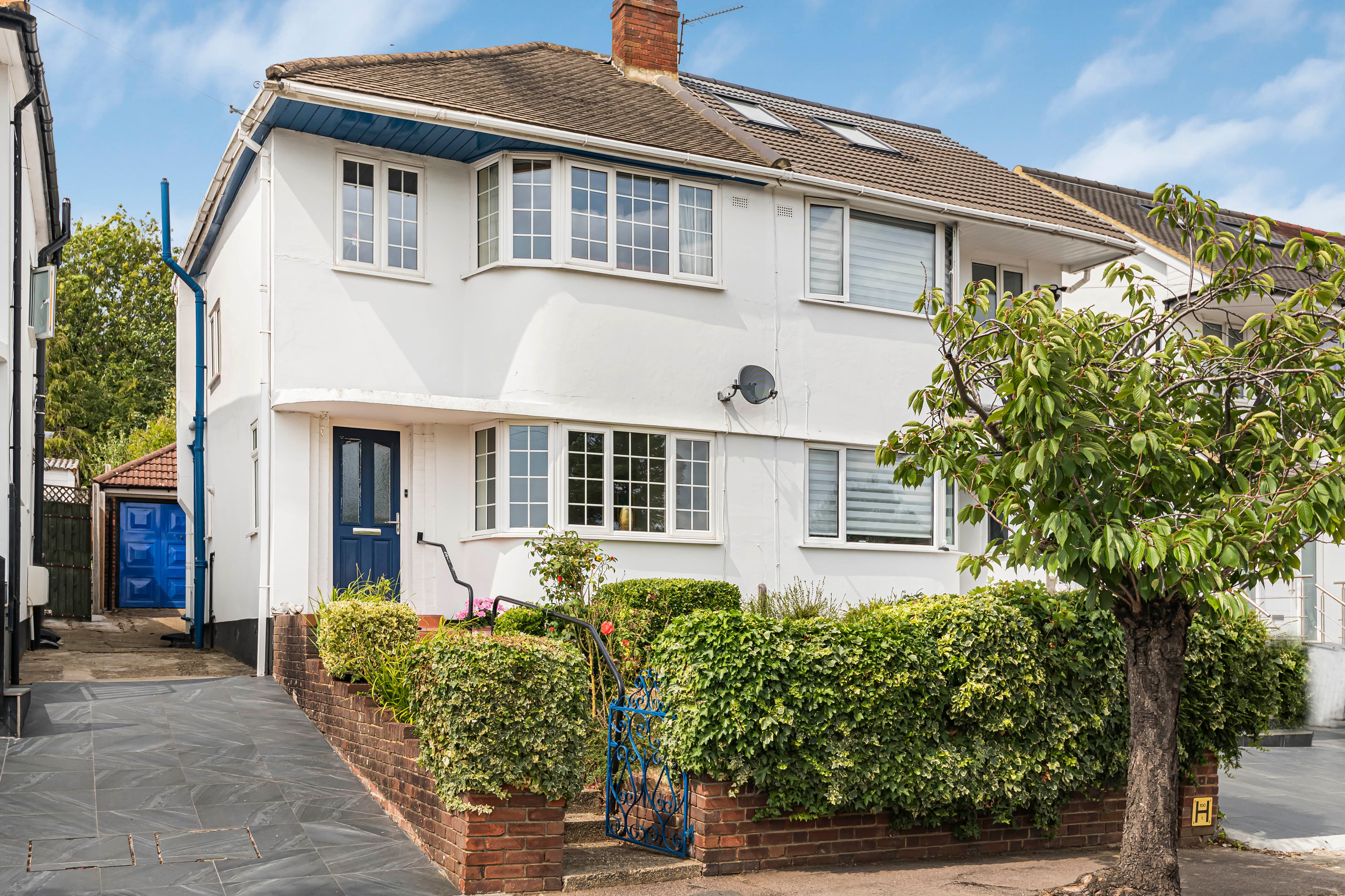 Grants Close, London, NW7