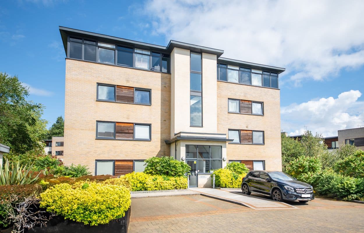 Peacock Close, Hay House, NW7