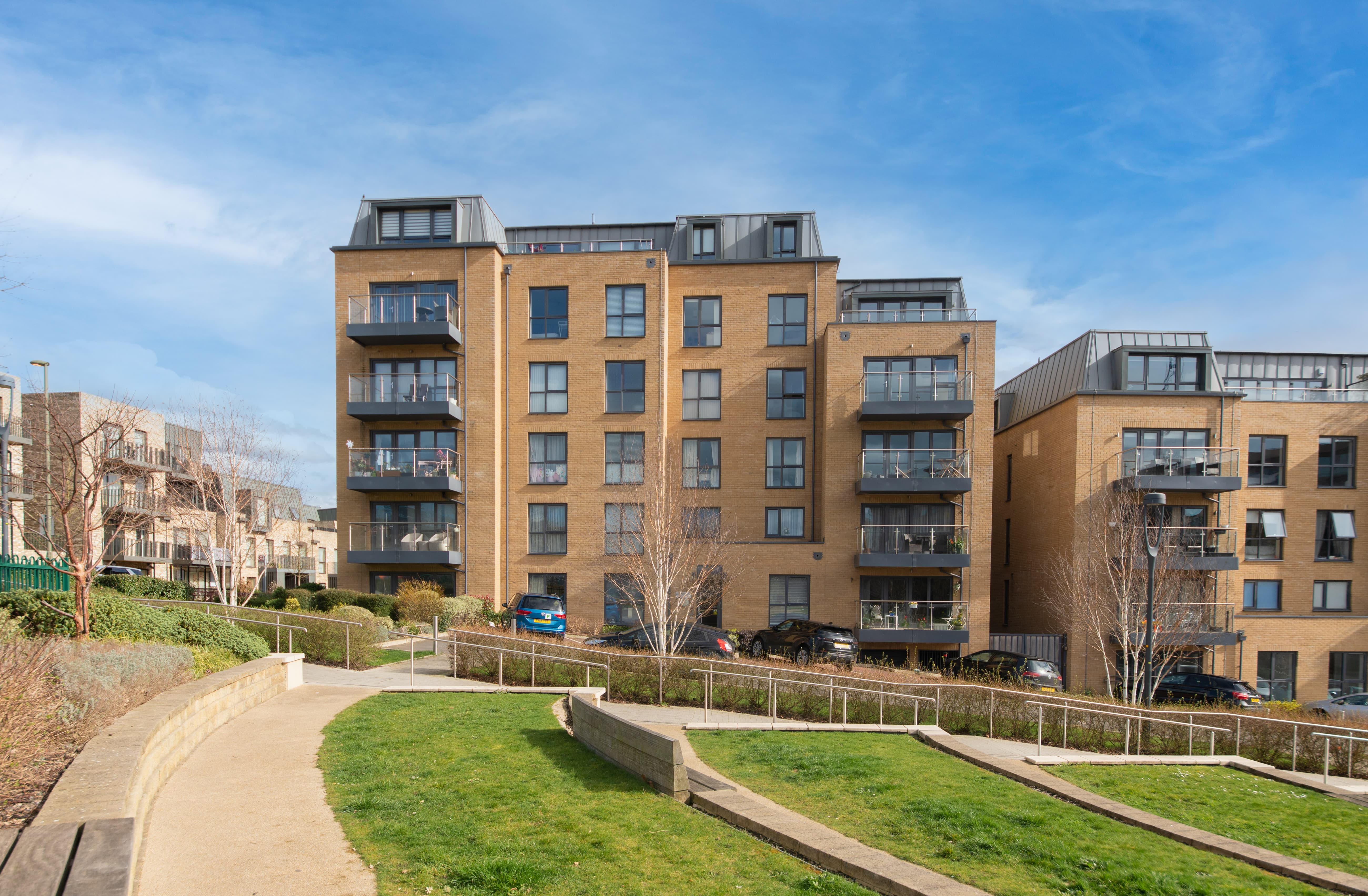 Inglis Way, Vistas Point, NW7