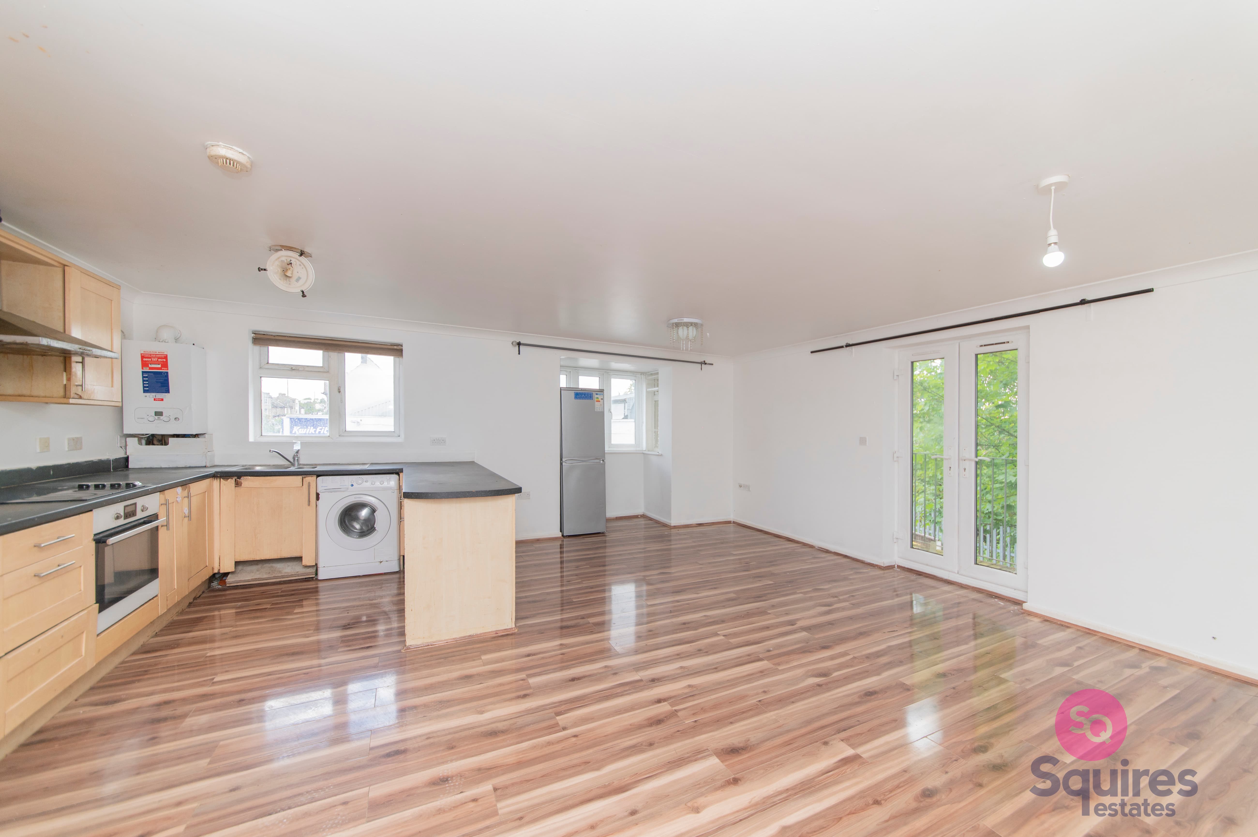 Oakleigh Road North, Frinton Court, N20