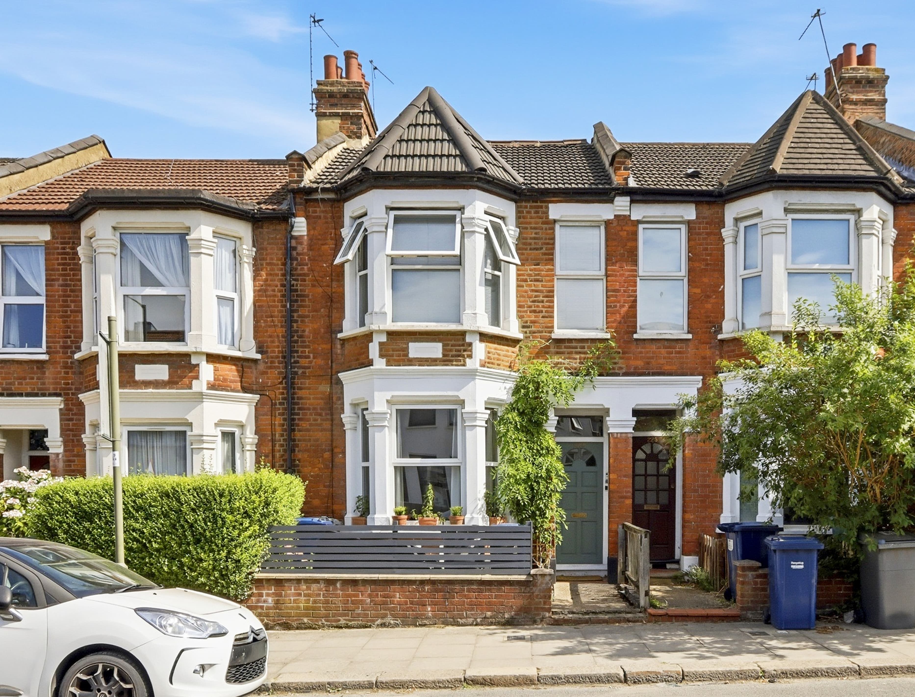 Squires Lane, London, N3