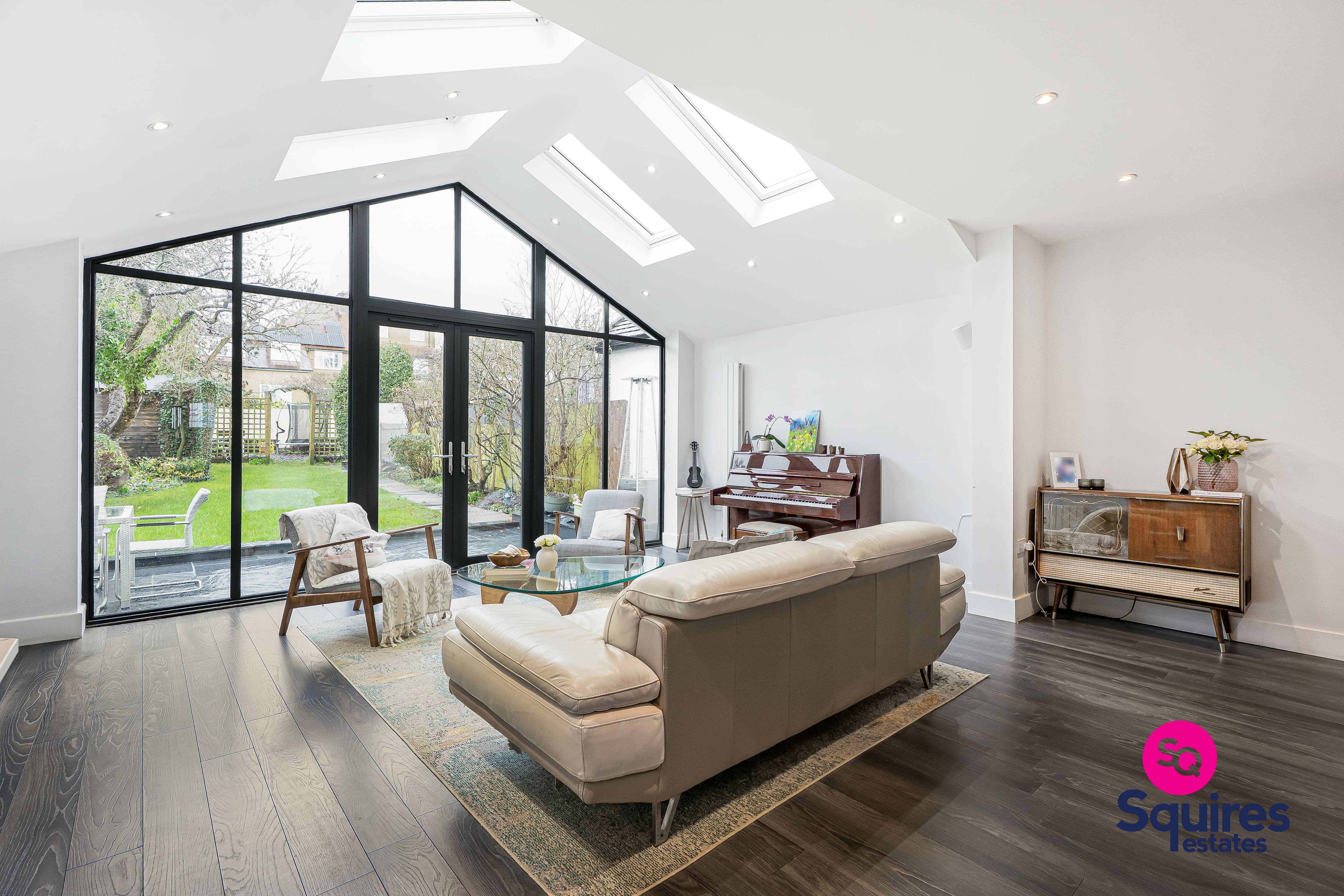 Holmwood Grove, London, NW7