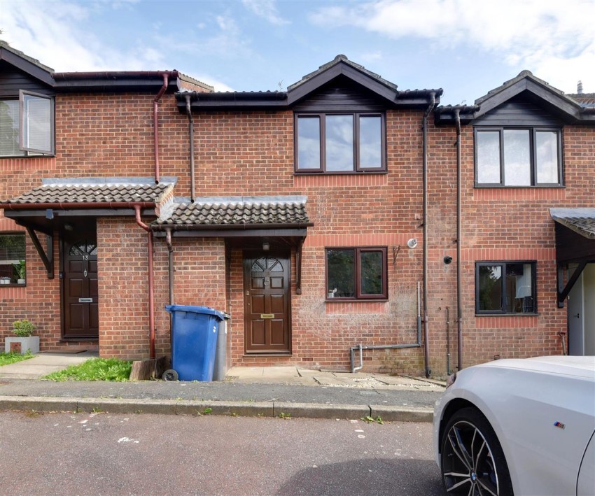 Images for Pendall Close, Barnet EAID:squiresapi BID:1