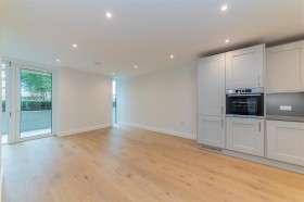 View Full Details for Inglis Way, London - EAID:squiresapi, BID:2