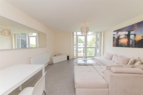 View Full Details for Peacock Close, London - EAID:squiresapi, BID:2